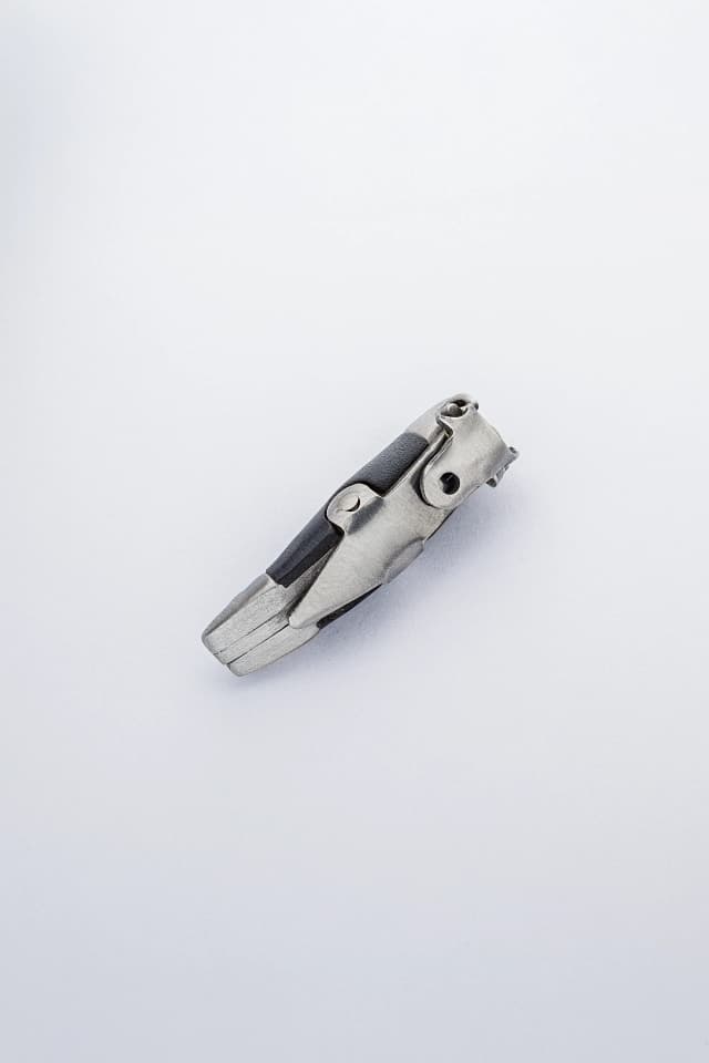 COLGANTE CUCHILLO NAVAJA PUNTA DE ESPADA MINI 6