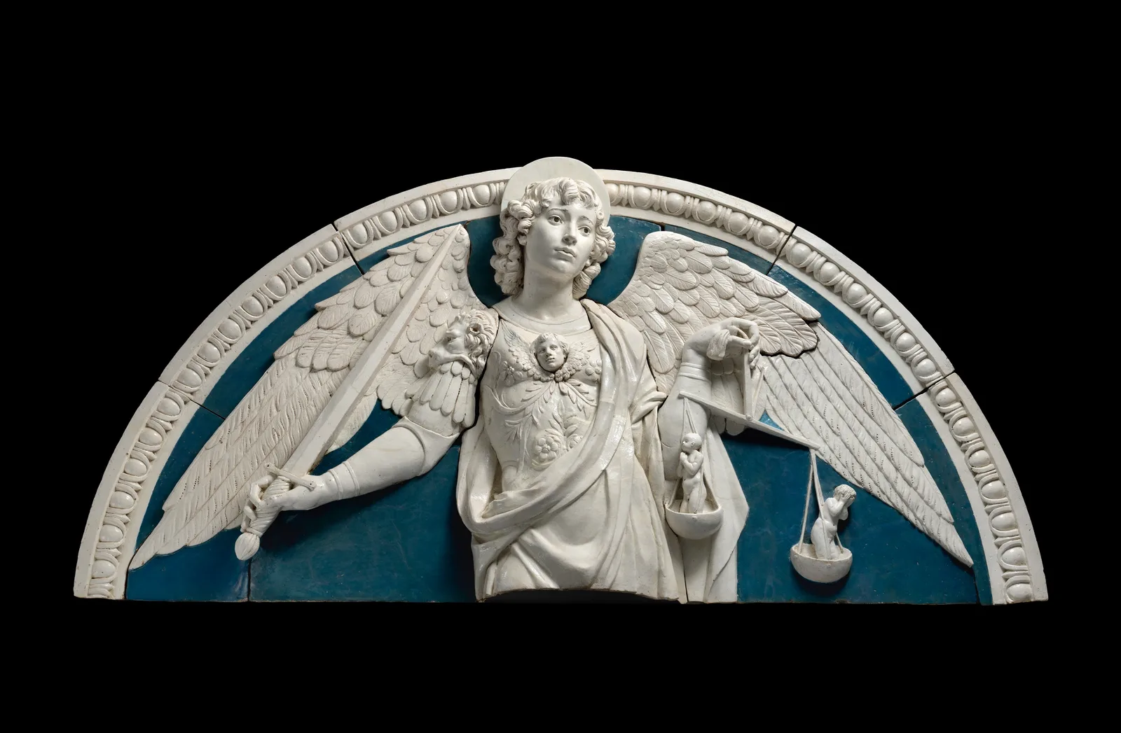 San Miguel Arcángel: significado de la figura protectora, medalla y joyería