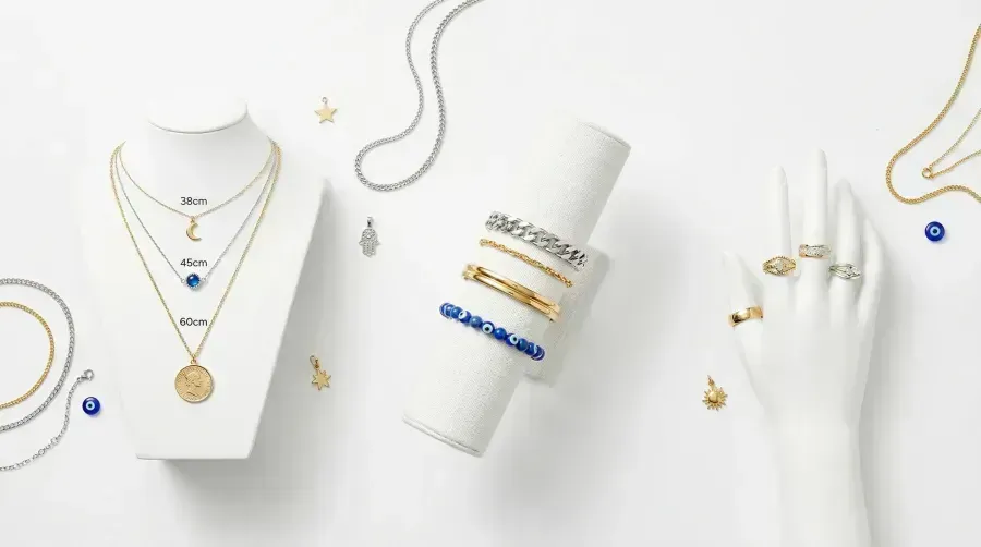 Como combinar varias joyas: guia completa de layering