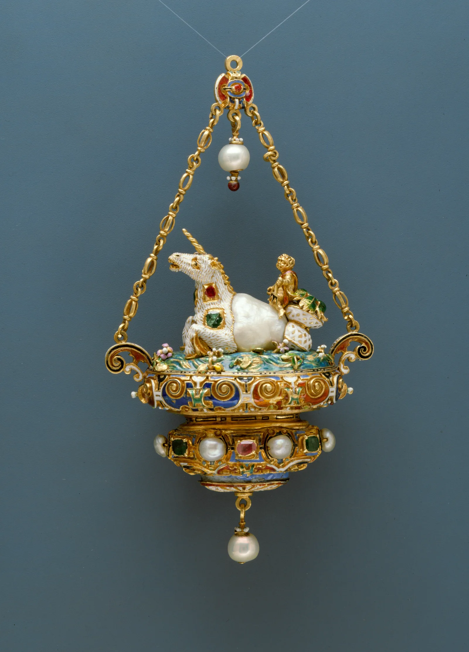 El unicornio en joyería: el cuerno más caro que el oro, el narval en lugar de la magia y por qué este animal vuelve a estar en todas partes