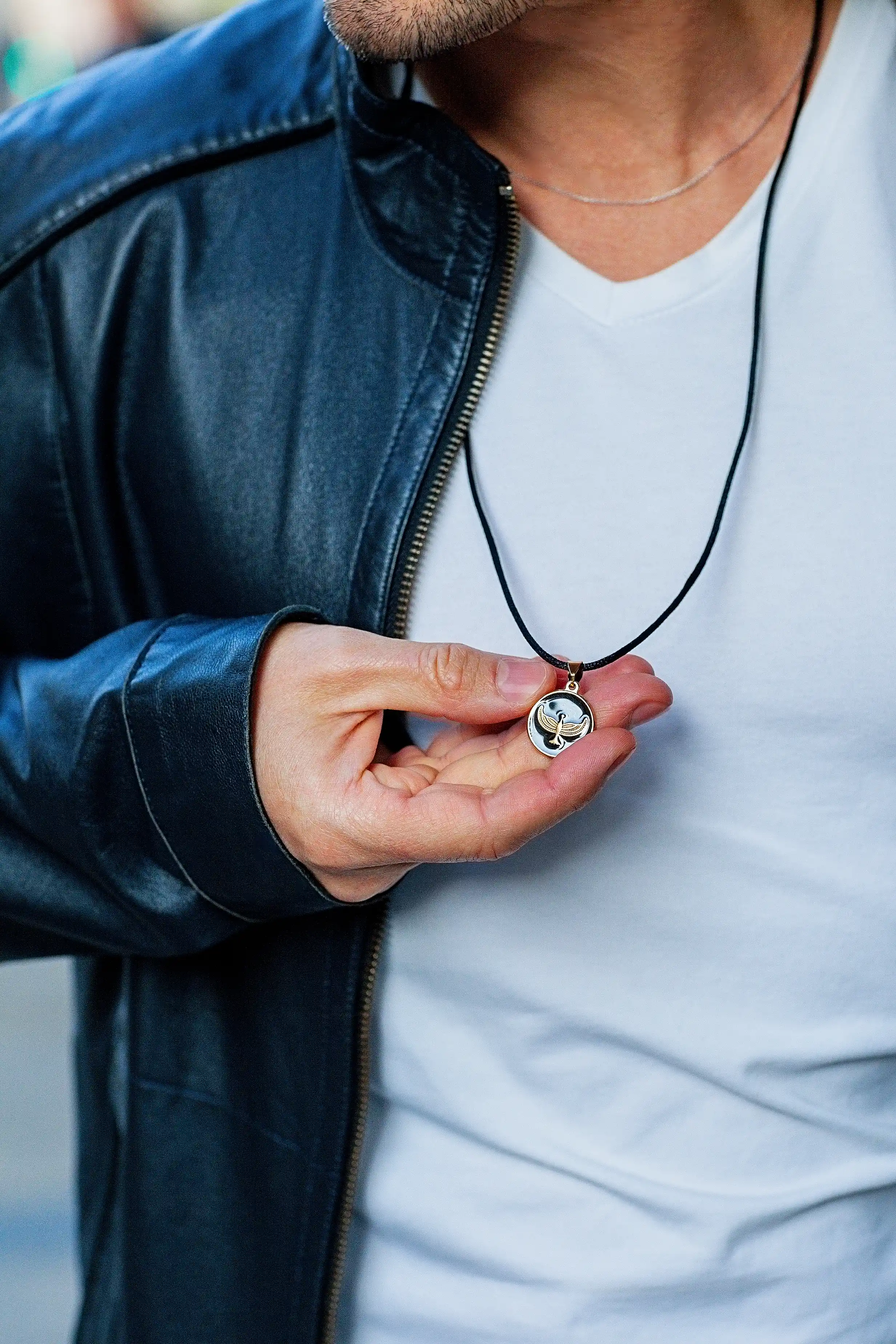 COLGANTE LUZ DE ISIS 1